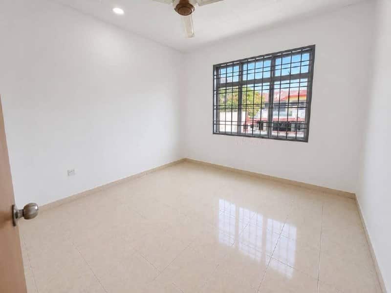 Double Storey Medium Low Cost Corner Lot Taman Nusantara 3