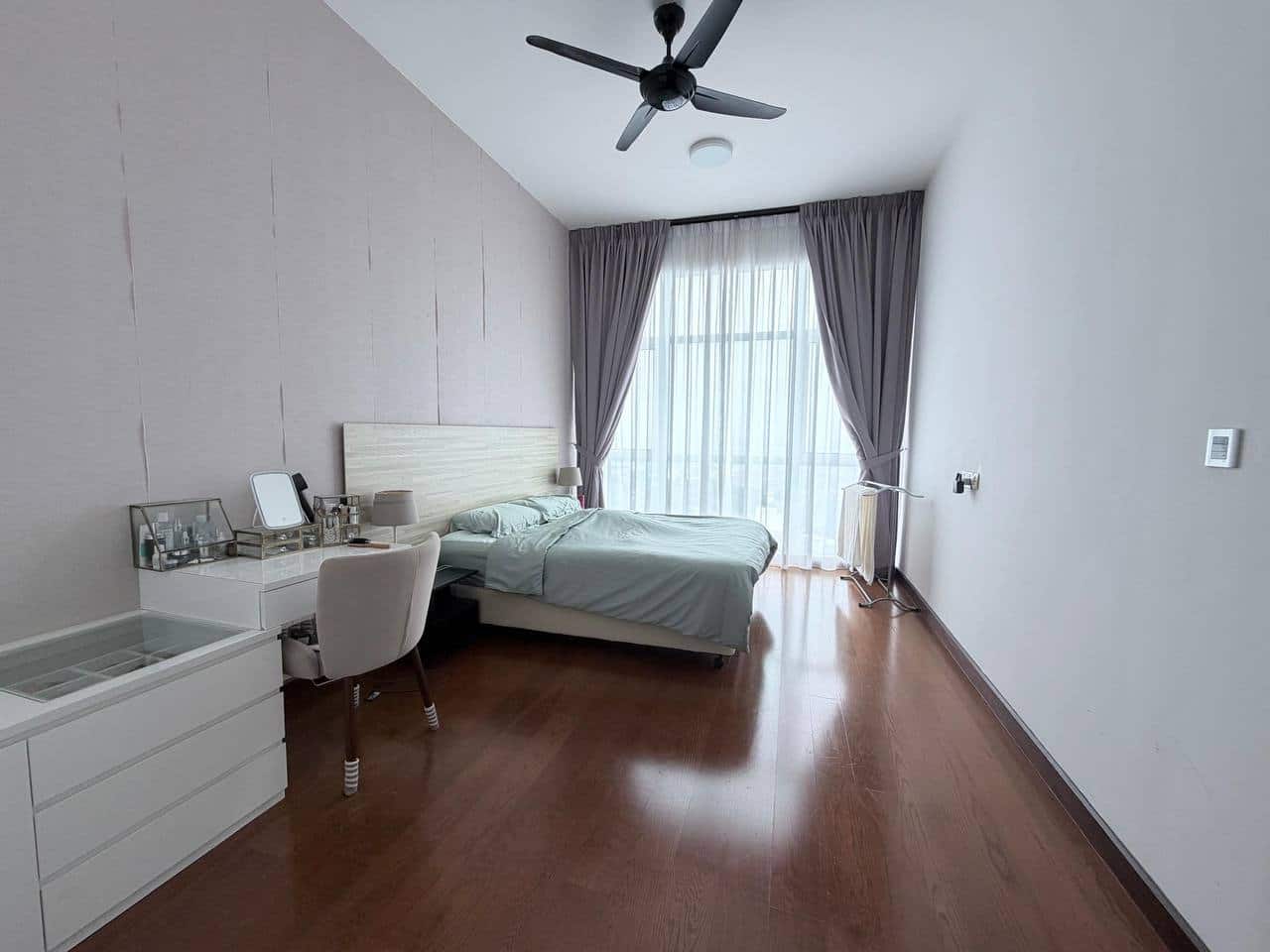 Condominium Paragon Residence Straits View 7