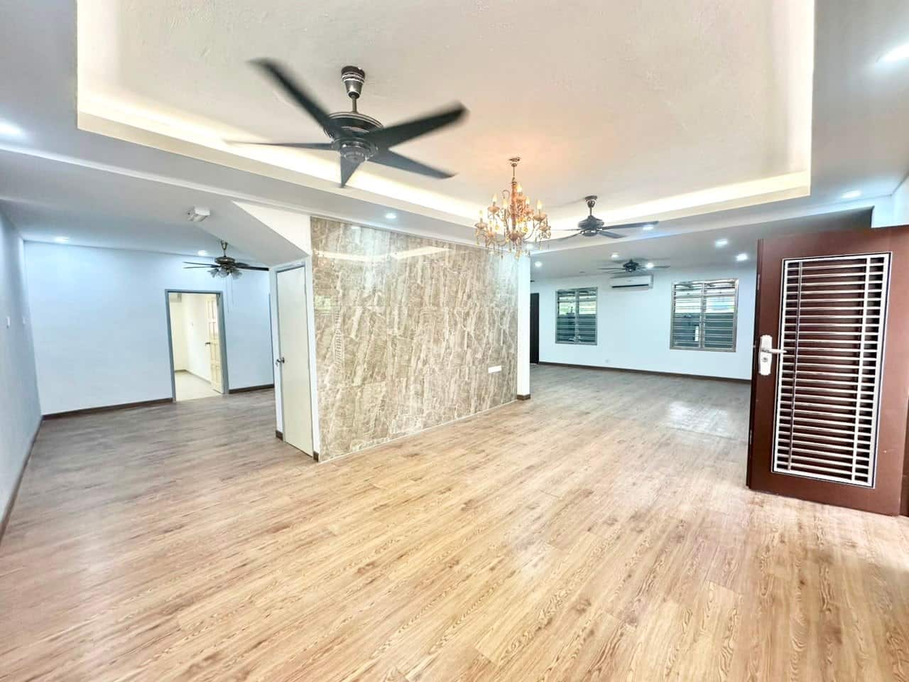 2-Storey Corner House Taman Bukit Kempas 4