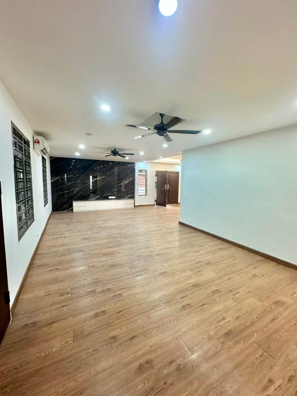 2-Storey Corner House Taman Bukit Kempas 3