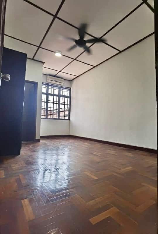 Double Storey Terrace House Taman Pelangi Indah 3