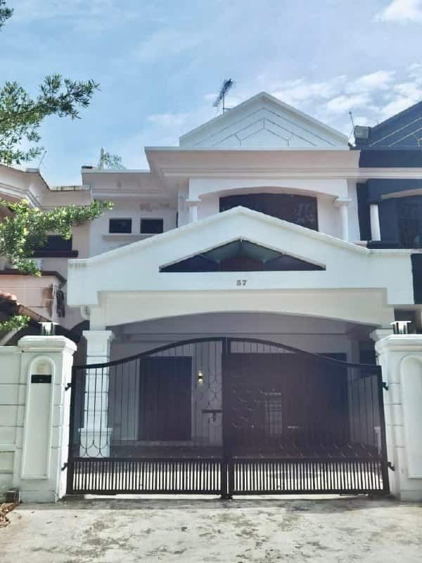 Double Storey Terrace House Taman Pelangi Indah 1