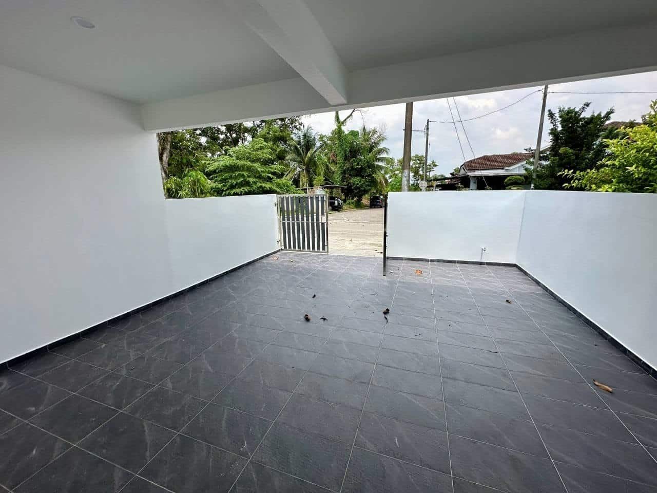 Single Storey End Lot House Taman Megah Ria 2