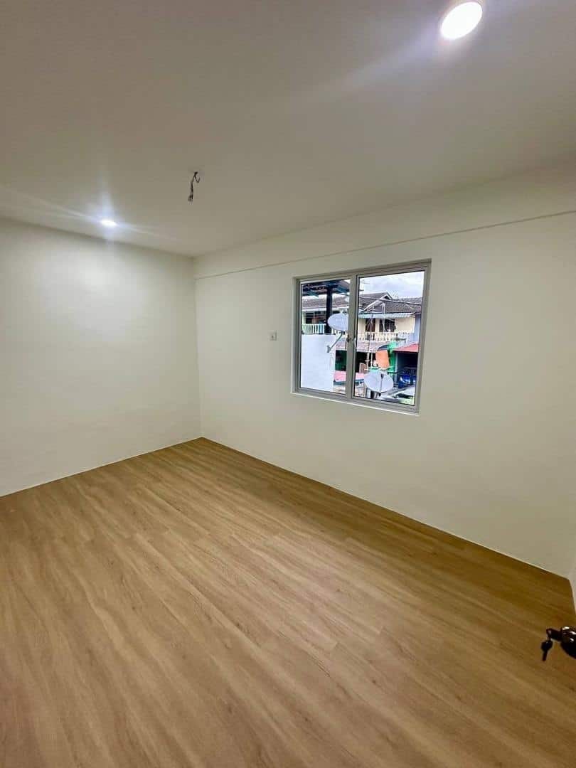 Low Cost Flat Selesa Jaya 8