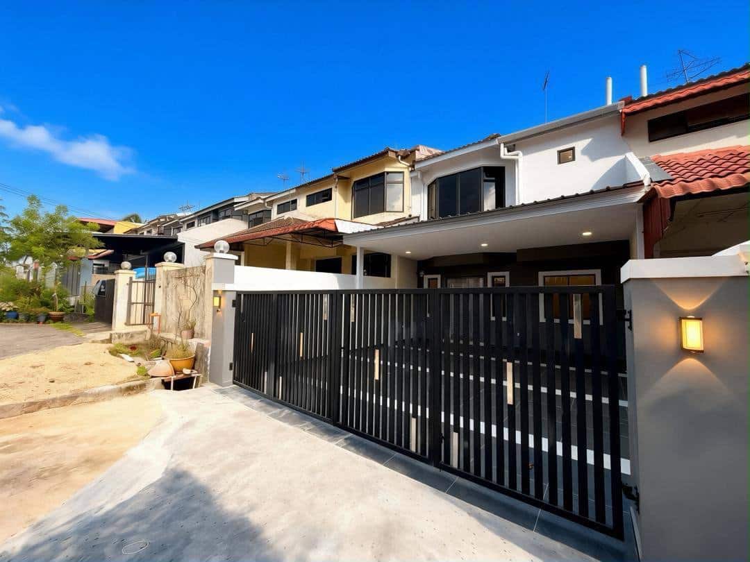 Double Storey Terrace House Taman Anggerik Kempas 2