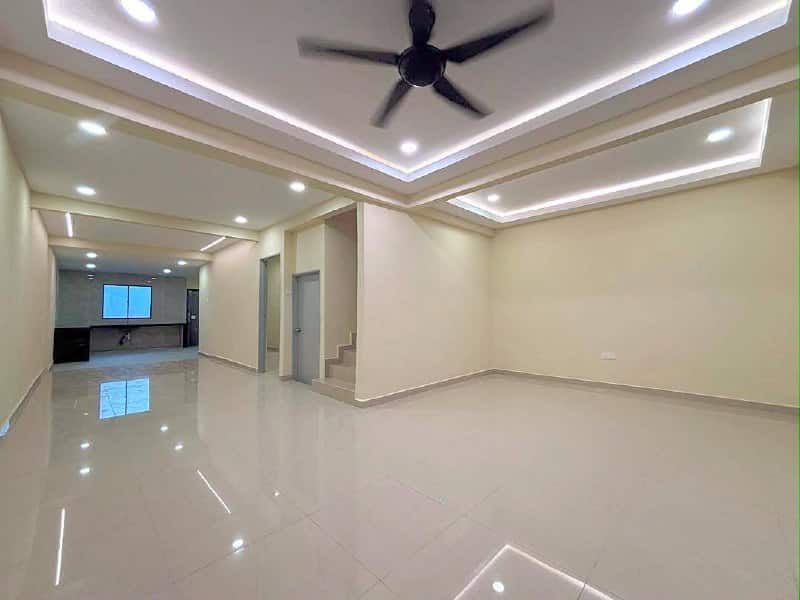 Double Storey Terrace House Taman Anggerik Kempas 3
