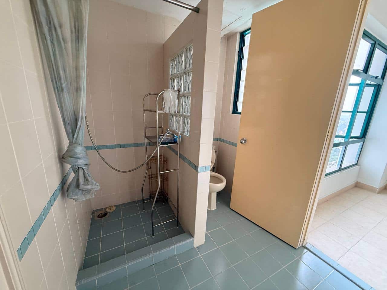 Condominium Permas 6