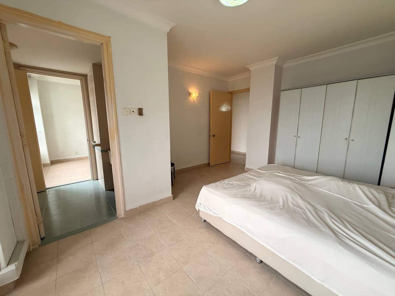 Condominium Permas 4