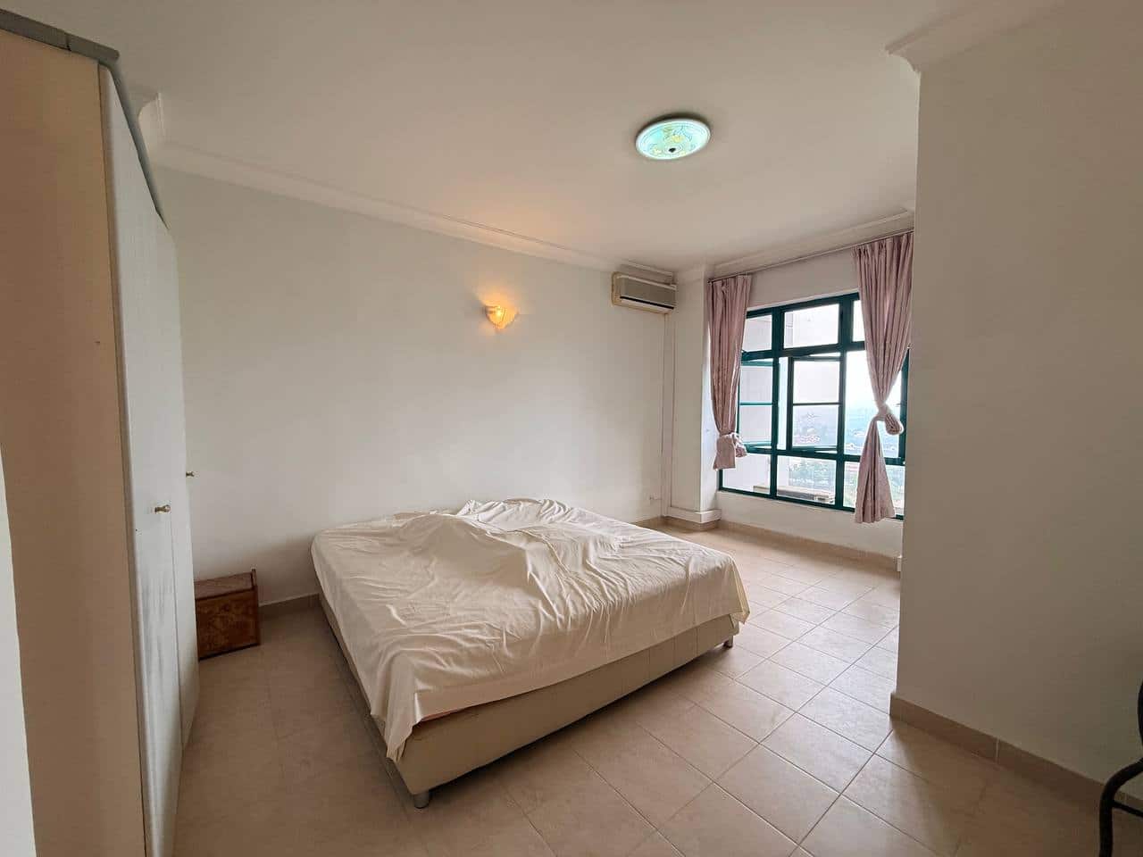 Condominium Permas 2