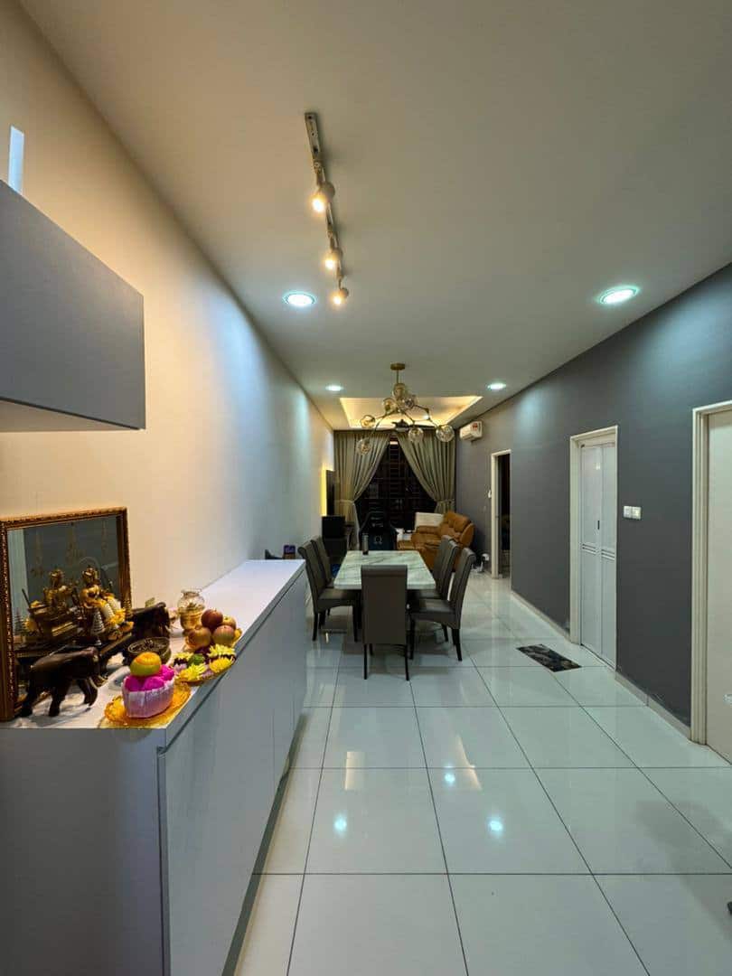 Condominium Kempas 3