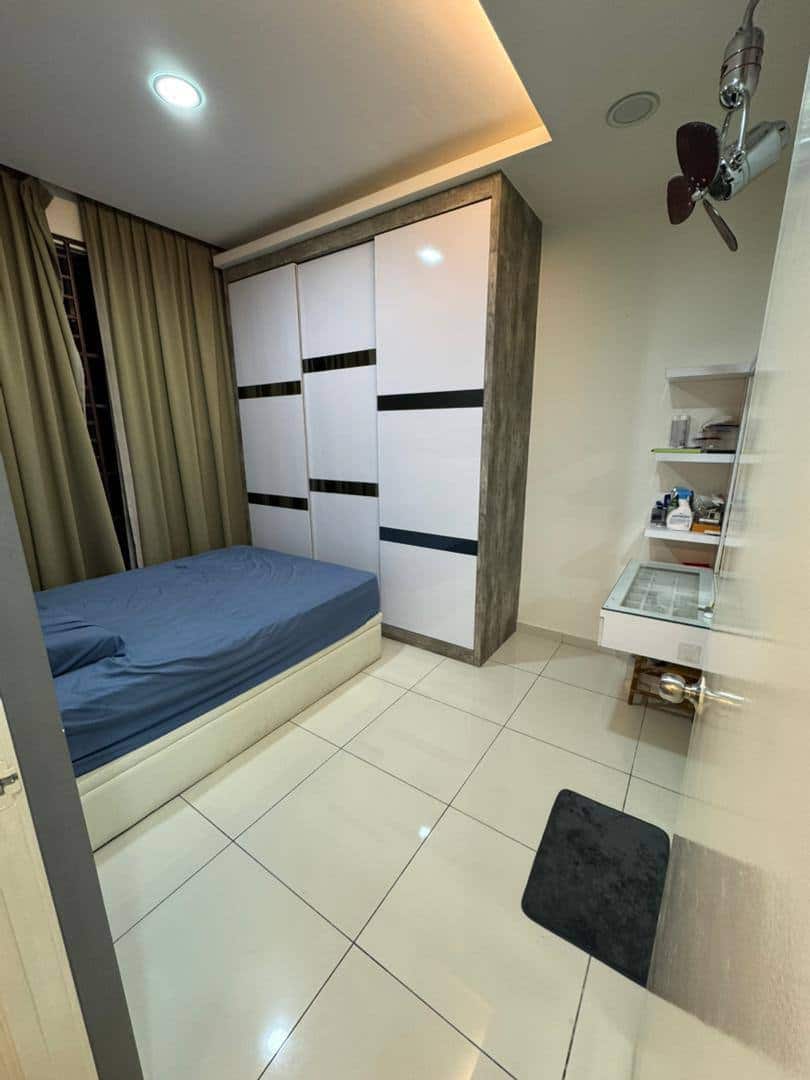 Condominium Kempas 6