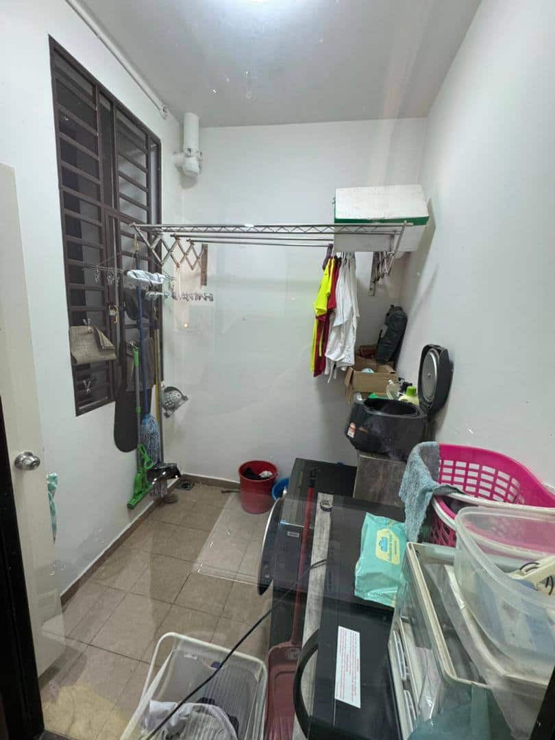 Condominium Kempas 9