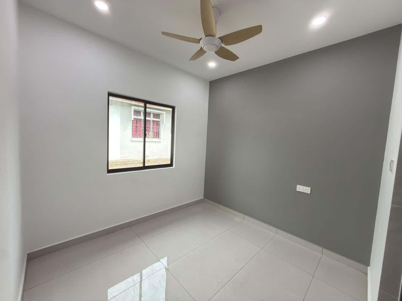 Single Storey Terrace House Taman University 4