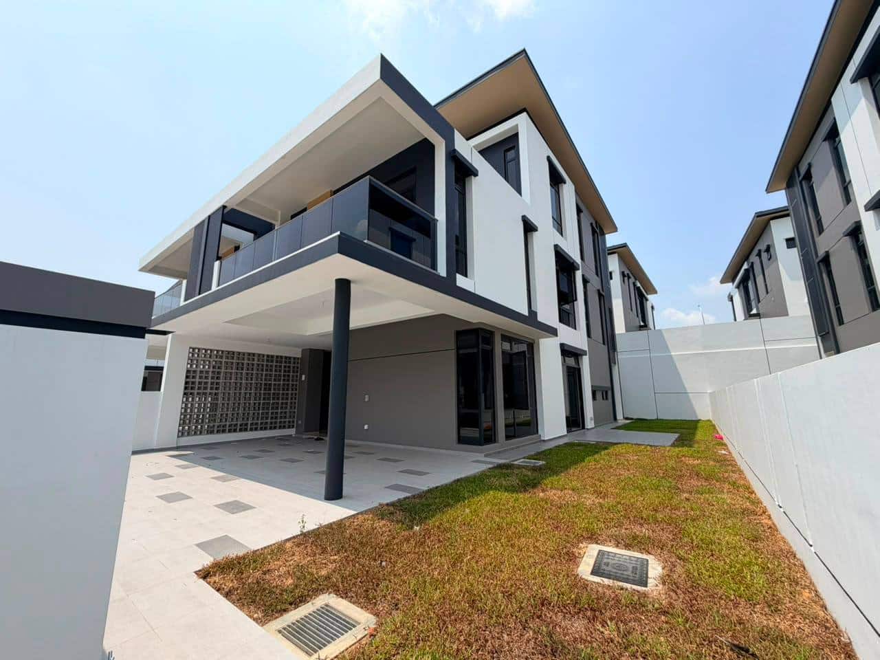 For Sale (AH7799)
The Cove Jalan Serambi Horizon H… 1