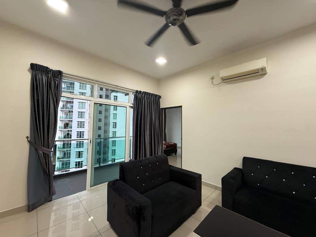 For Rent

M Condo @ Larkin
Type A  - 1068 sqft
3 b… 1