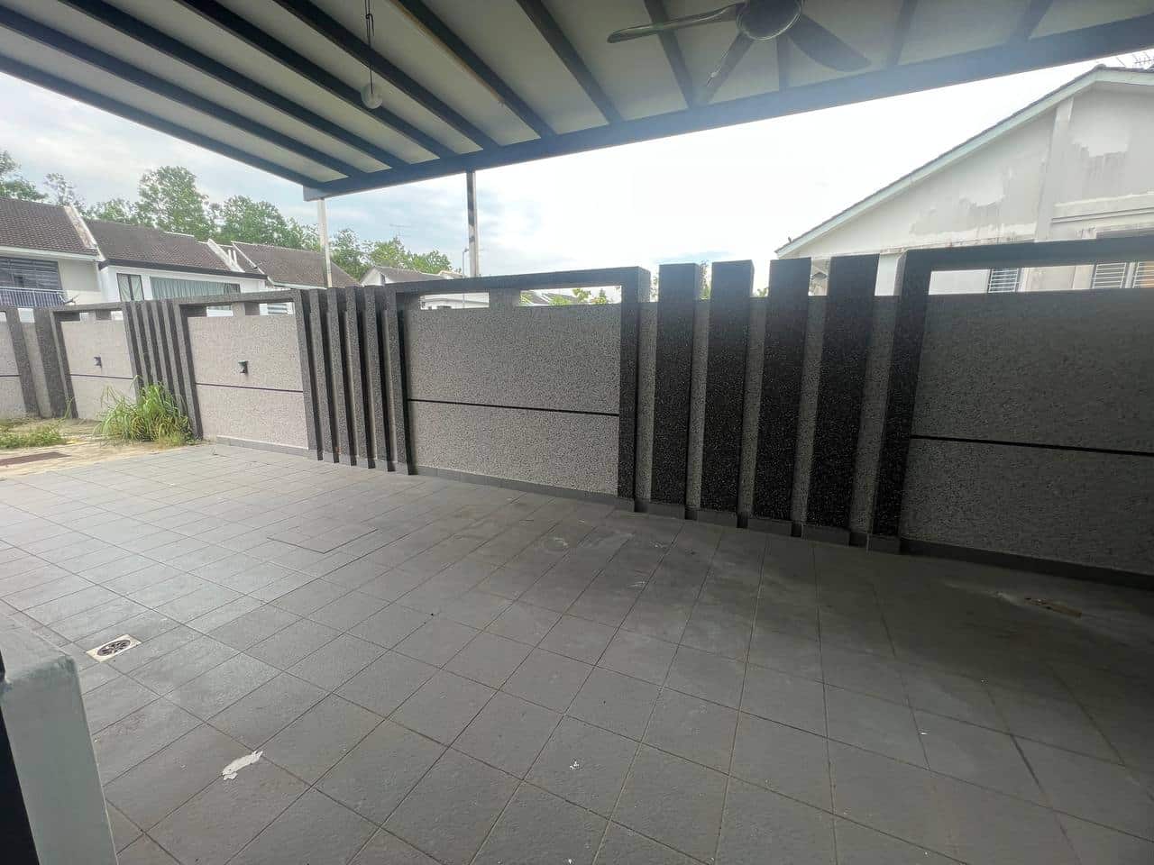 Drop price 

Nusa idaman Semi D 
CORNER LOT  

Com… 5
