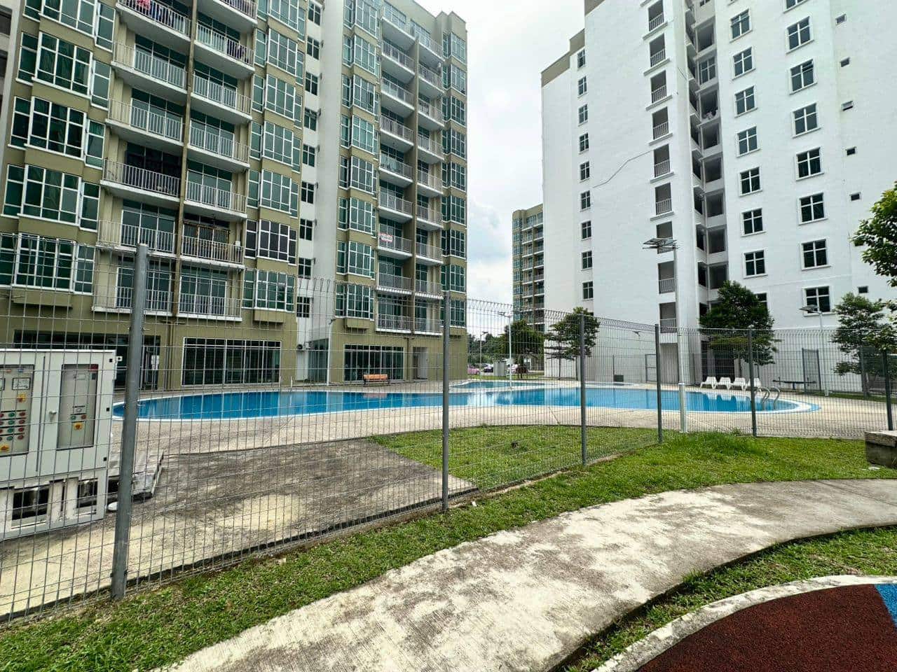 🔥FOR SALE

📍 Pangsapuri Taman Seri Molek Perdana A… 6