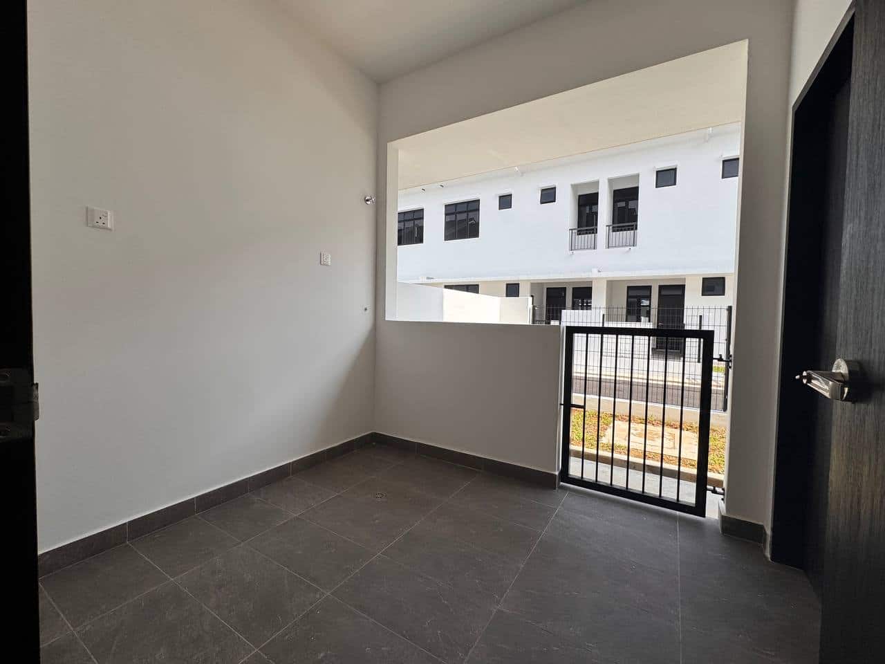 For Sale(WN 3090)

🏡Iconia Garden Residence @ Impi… 6