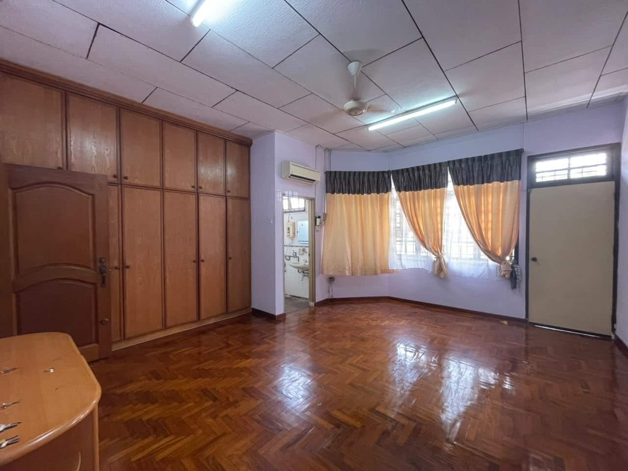 *Taman Daya Double Storey — For Sale*

📍 Jalan Rum… 2
