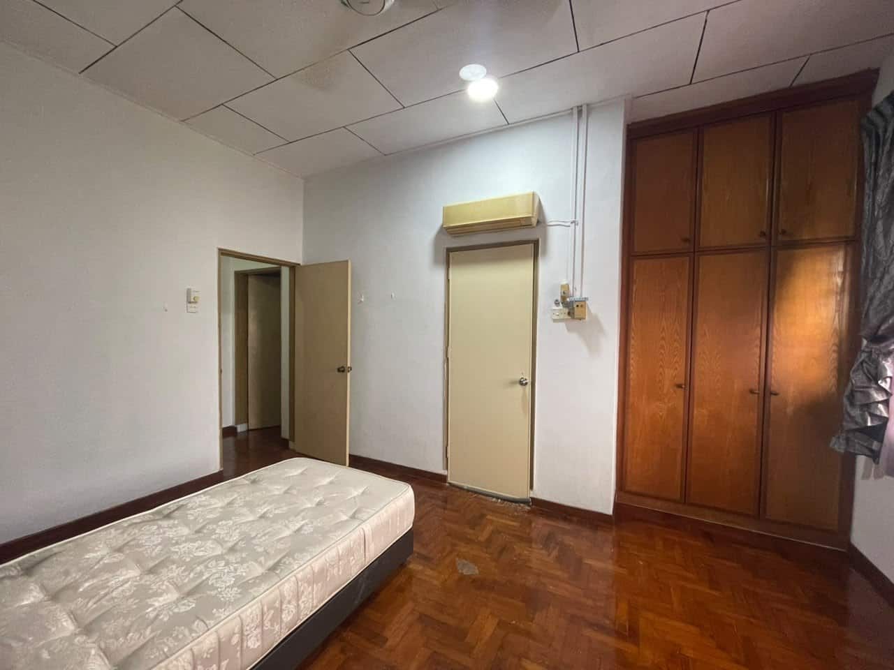 *Taman Daya Double Storey — For Sale*

📍 Jalan Rum… 4
