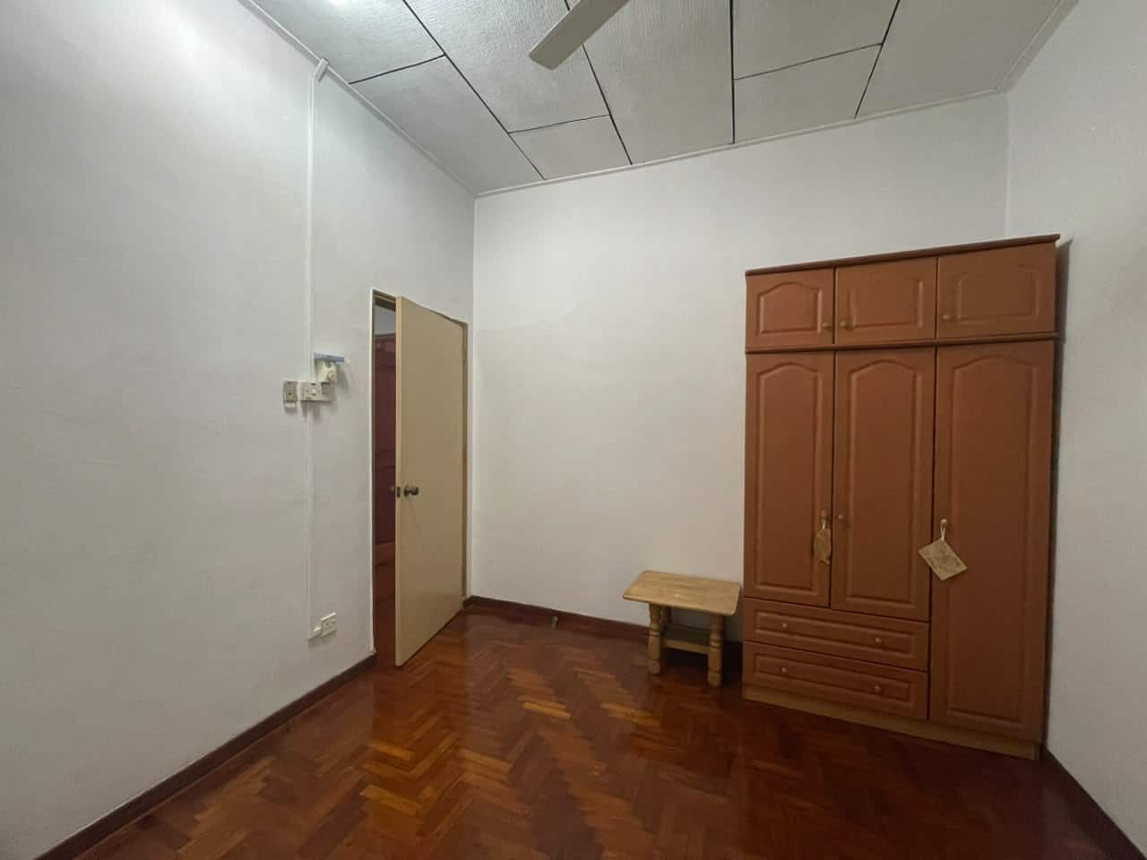 *Taman Daya Double Storey — For Sale*

📍 Jalan Rum… 6