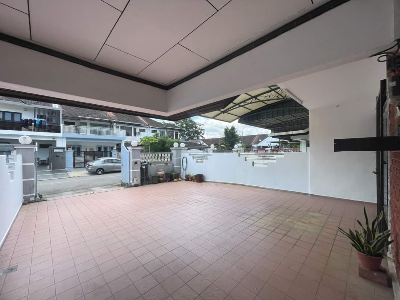 *Taman Daya Double Storey — For Sale*

📍 Jalan Rum… 7
