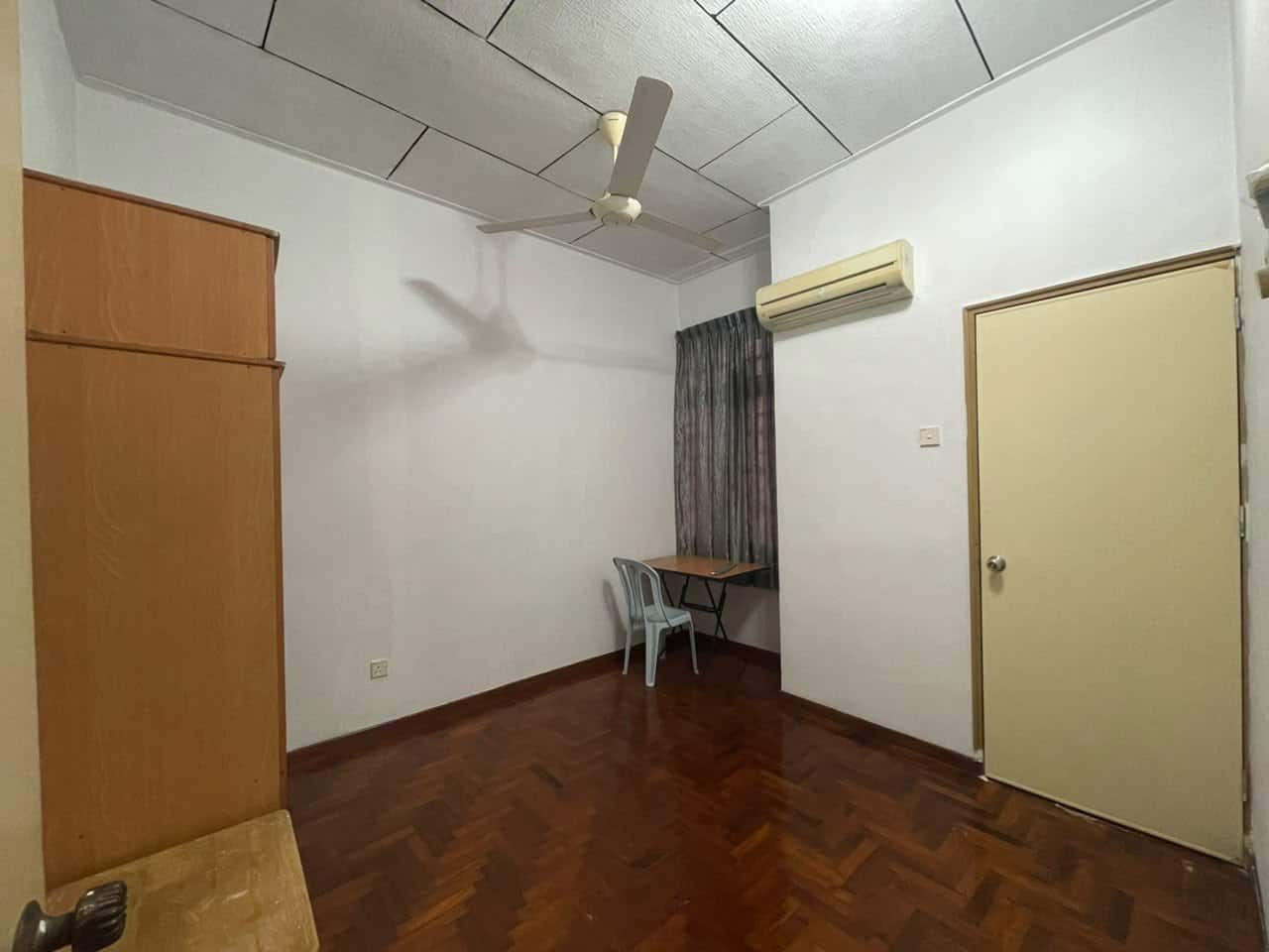 *Taman Daya Double Storey — For Sale*

📍 Jalan Rum… 8