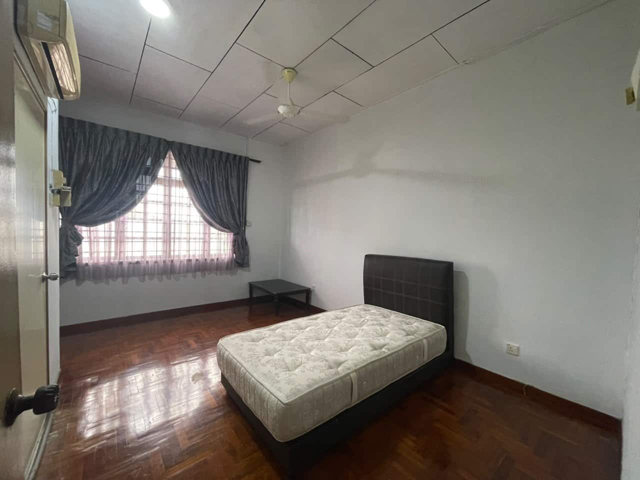 *Taman Daya Double Storey — For Sale*

📍 Jalan Rum… 9