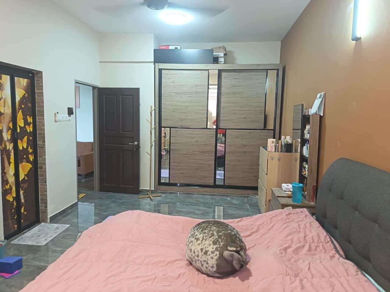 Taman Daya — Double Storey For Sale

📍 Jalan Pinan… 5