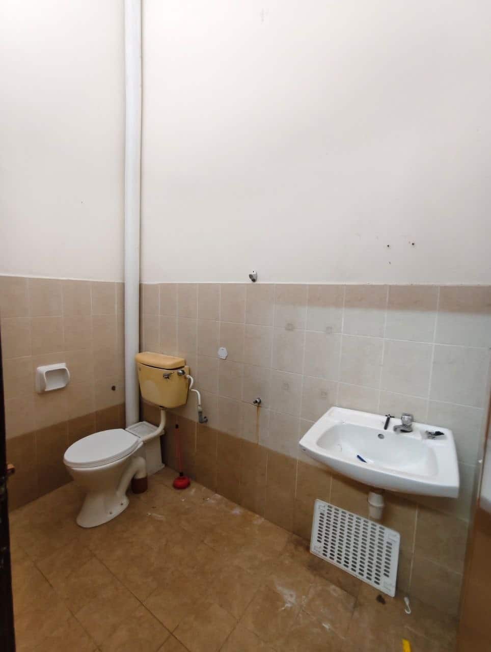 Jalan Terkukur, Bandar Putra Kulai, Kulai

Single … 3