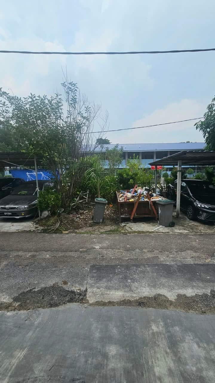 🏡 FOR SALE | Unblock View | Fully Renovated | Bigg… 4