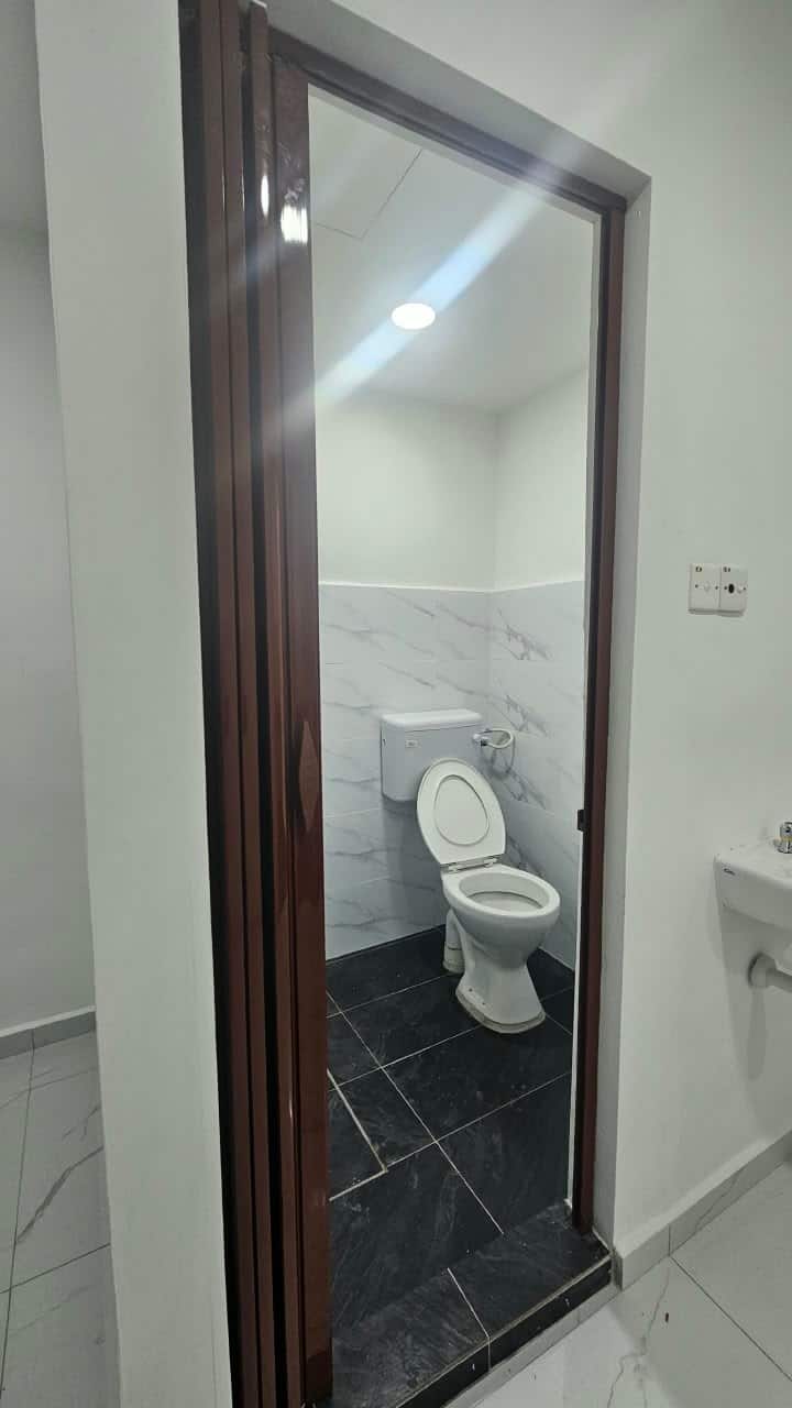 🏡 FOR SALE | Unblock View | Fully Renovated | Bigg… 6