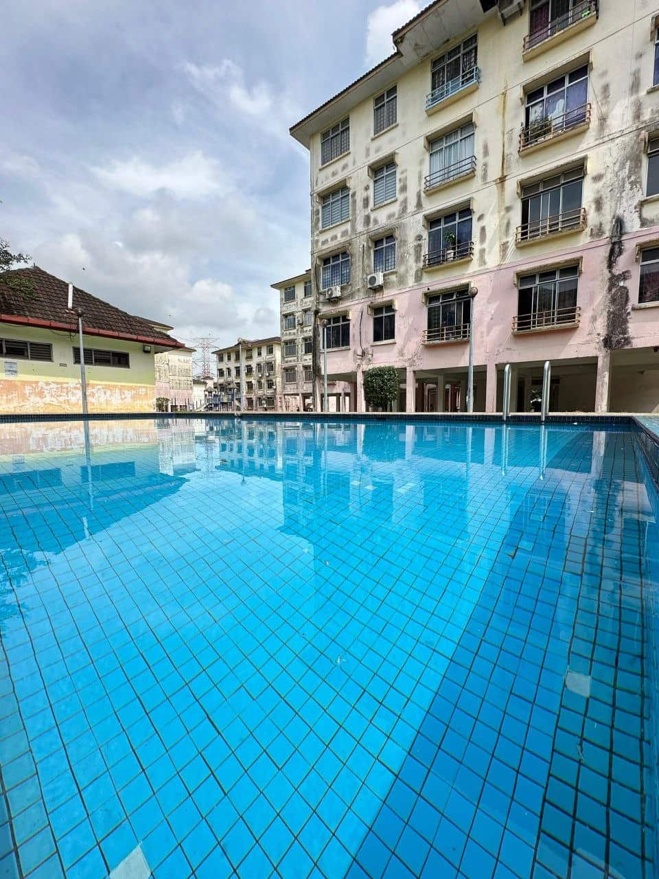 For Sale

Megah Ria - Ria 2 apartment 

Remark : P… 5