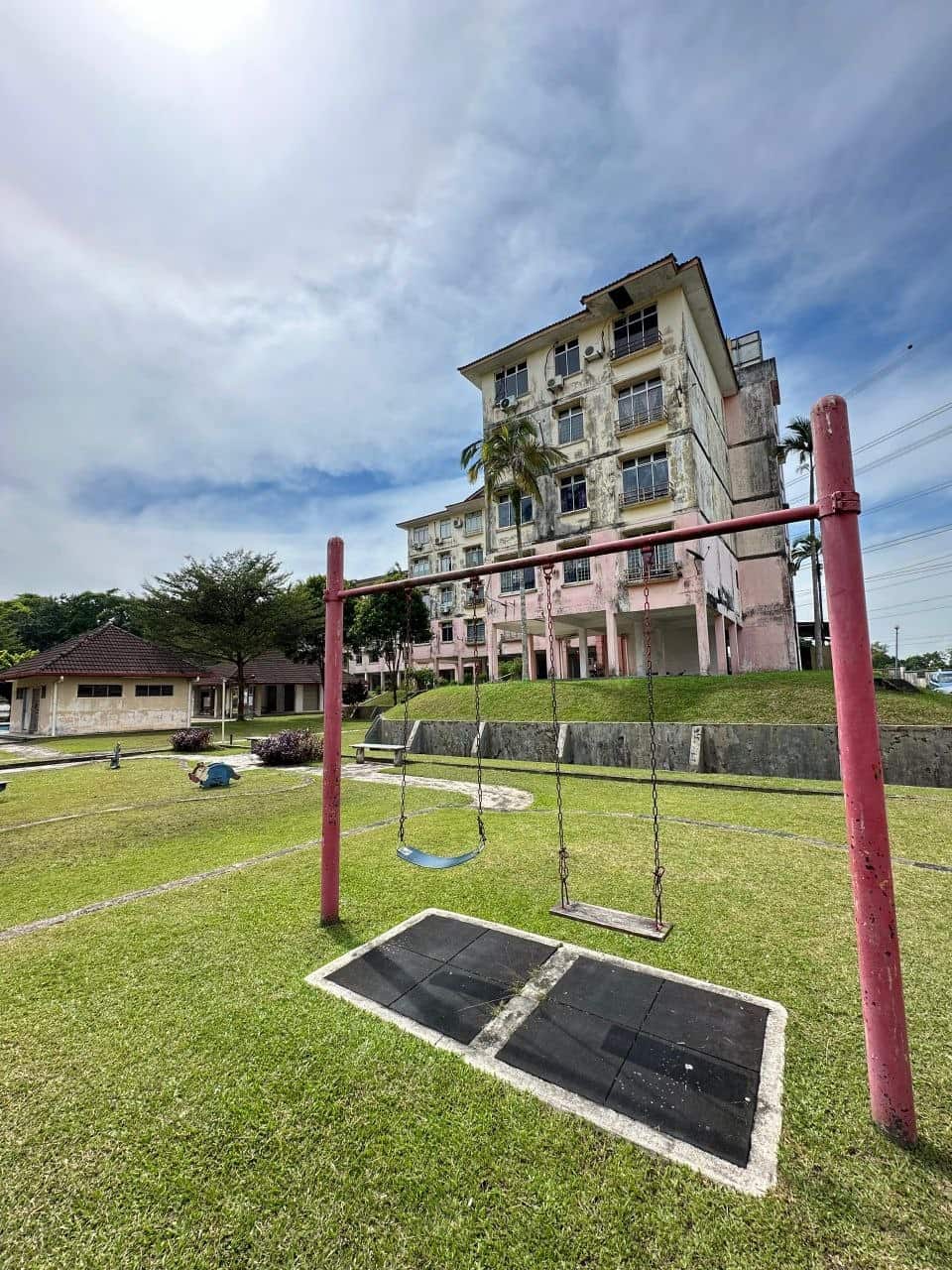 For Sale

Megah Ria - Ria 2 apartment 

Remark : P… 7
