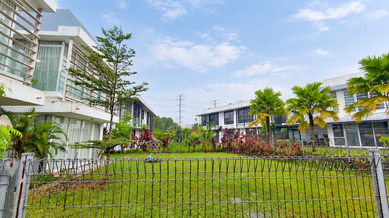 🏡 FOR SALE | EAST LEDANG CORNER SEMI-D

📍 Jalan Ha… 3