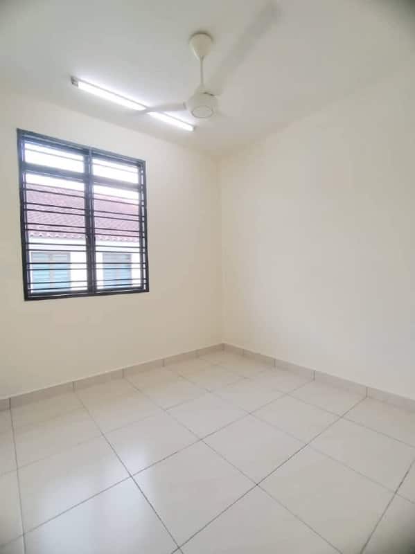 Dato Onn 2 storey Terrace house for sales🔥🔥🔥

📌 4 … 5