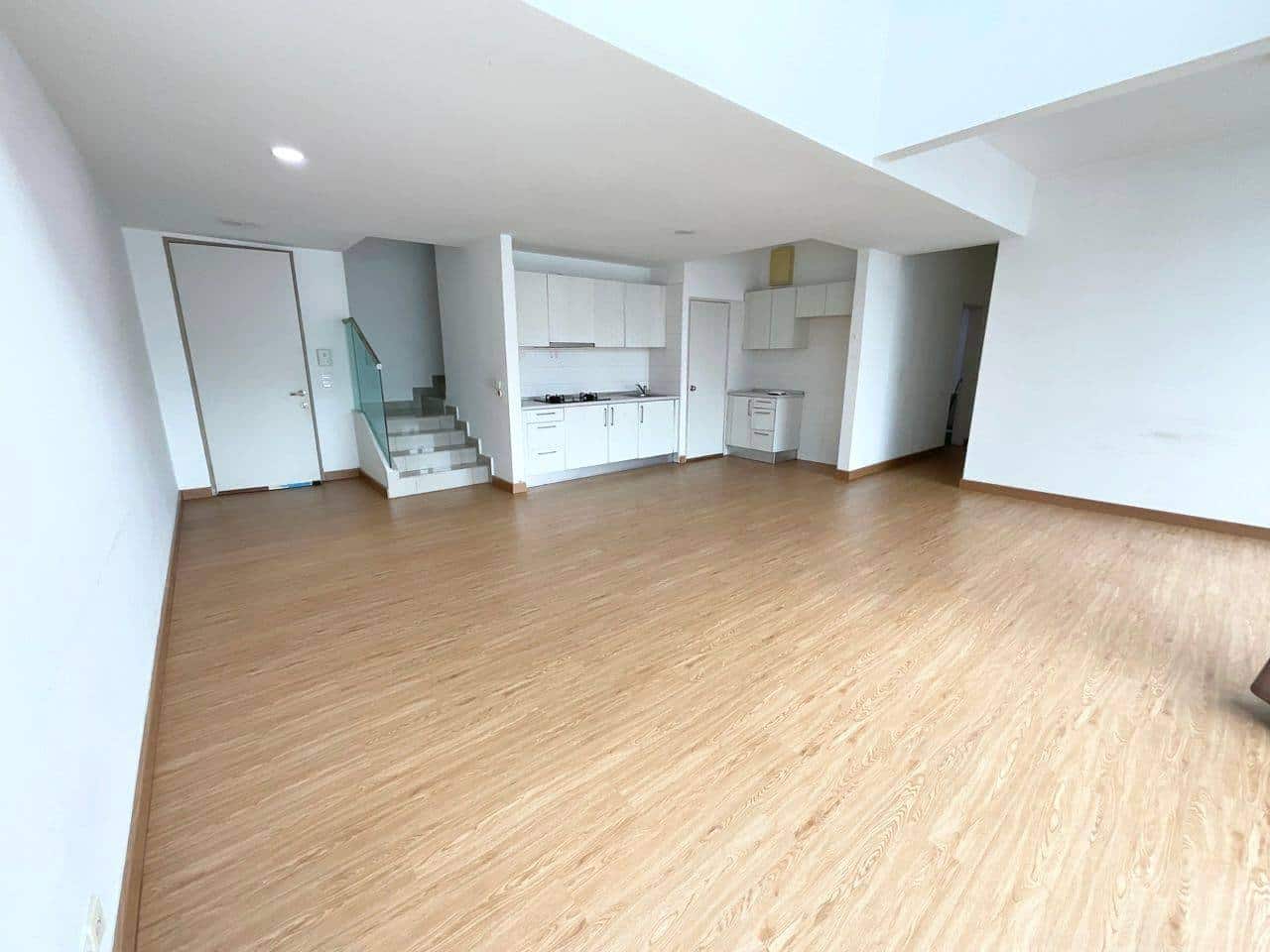 For Sale 
Greenfield Apartment Tampoi 
Penthouse 
… 3