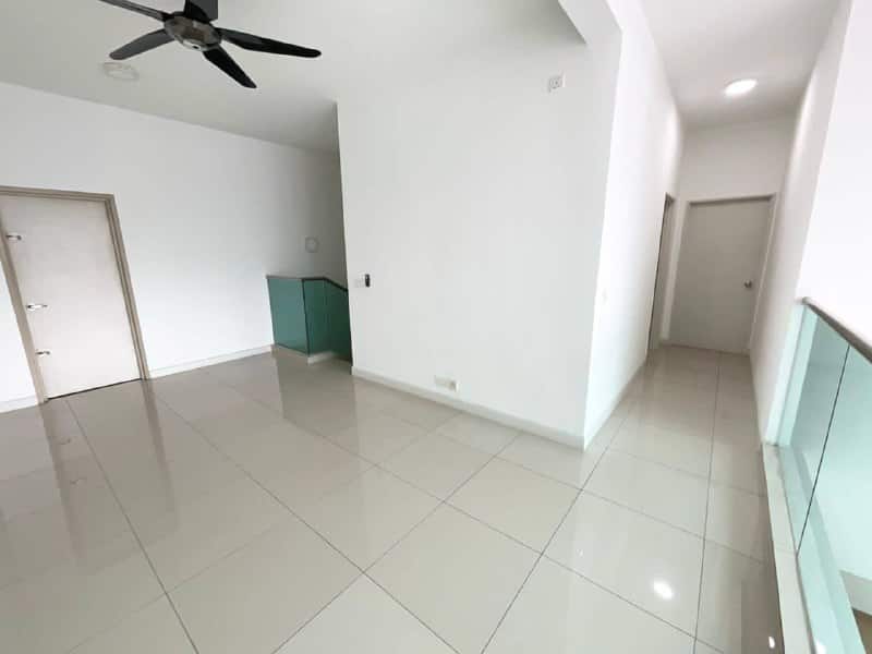 For Sale 
Greenfield Apartment Tampoi 
Penthouse 
… 11