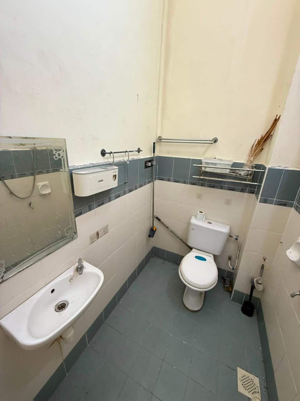 ‼️Price adjusted

For sale

Jalan Ledang @ Ulu Tir… 6