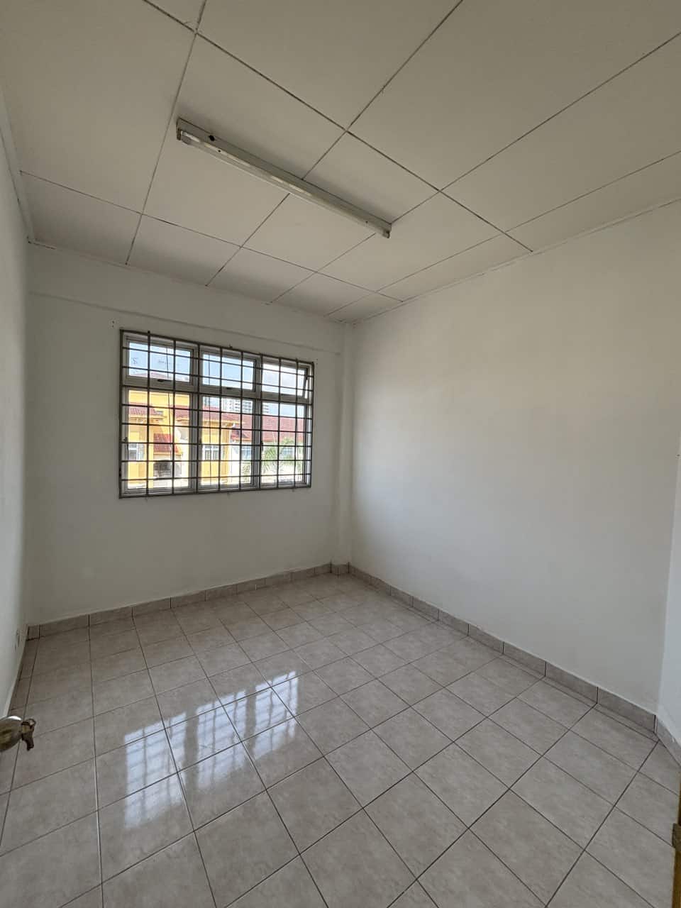 PRICE DROP - was RM 240,000 now 230,000

Listing T… 9