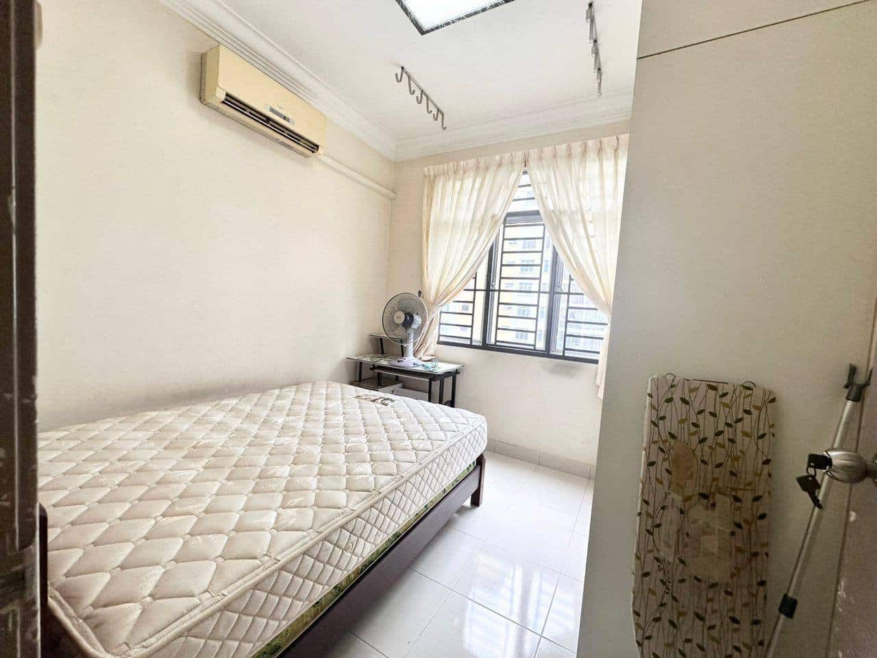 For Sale (AH7799)
Kipark Tampoi 
852 Sqft 
3Bed 2B… 5