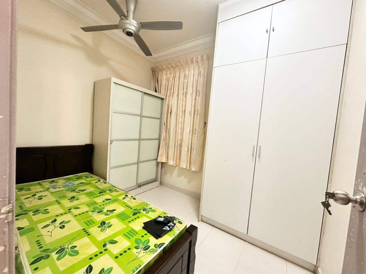 For Sale (AH7799)
Kipark Tampoi 
852 Sqft 
3Bed 2B… 8