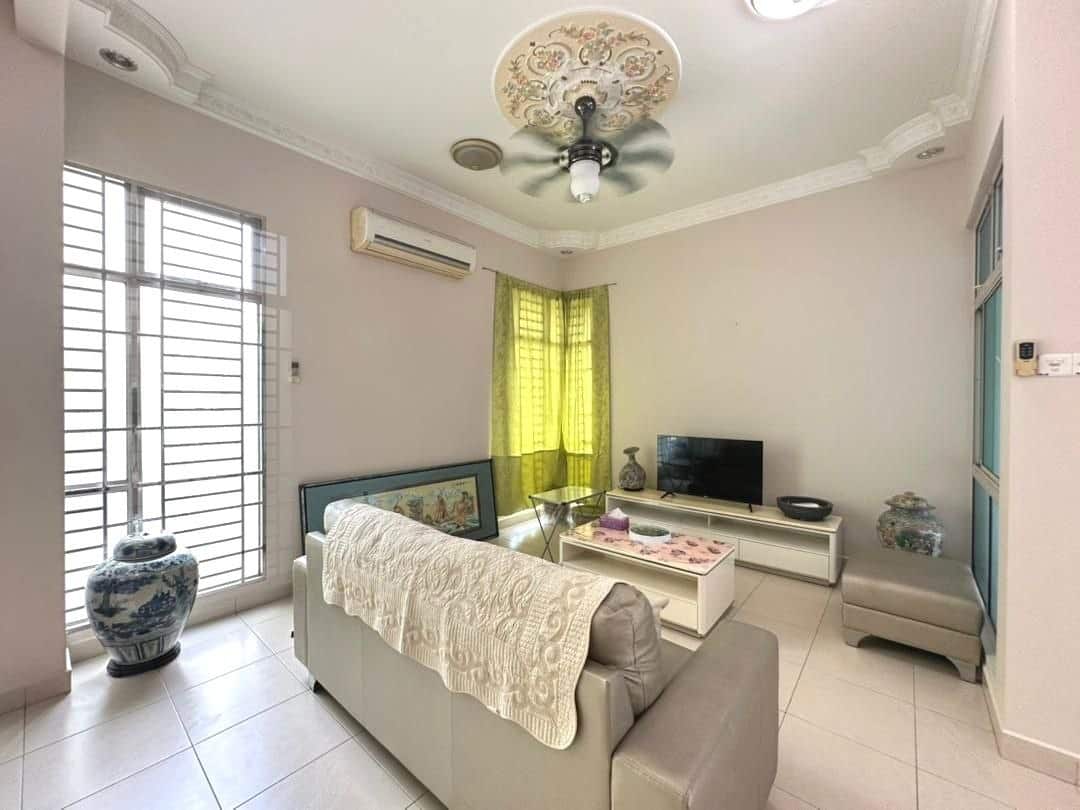 😱😱 😱 Below RM 1m 就可以拥有半独立洋房，你信吗？
📍 𝗣𝗼𝗻𝗱𝗲𝗿𝗼𝘀𝗮 𝗩𝗶𝗹𝗹𝗮… 3