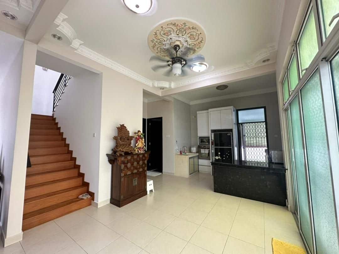 😱😱 😱 Below RM 1m 就可以拥有半独立洋房，你信吗？
📍 𝗣𝗼𝗻𝗱𝗲𝗿𝗼𝘀𝗮 𝗩𝗶𝗹𝗹𝗮… 4