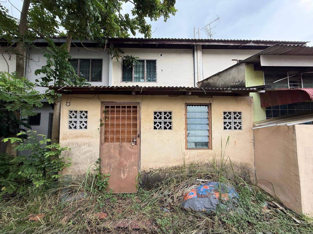 For Sale（AH7799）
Jalan Molek Taman Molek 81100 Joh… 4