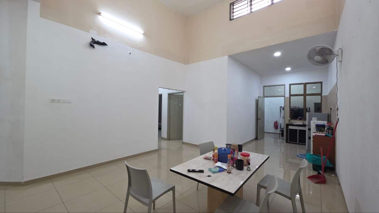 ‼️Price Drop ~RM780K~ RM768K

Pekan Nanas单层半独立出售‼️… 6