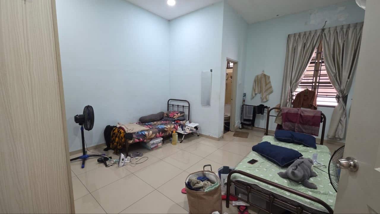 ‼️Price Drop ~RM780K~ RM768K

Pekan Nanas单层半独立出售‼️… 7