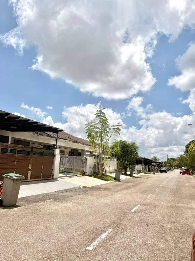 ⚡️Updated BV RM550k⚡️

Pulai Indah单层排屋美货‼️owner自己住… 1