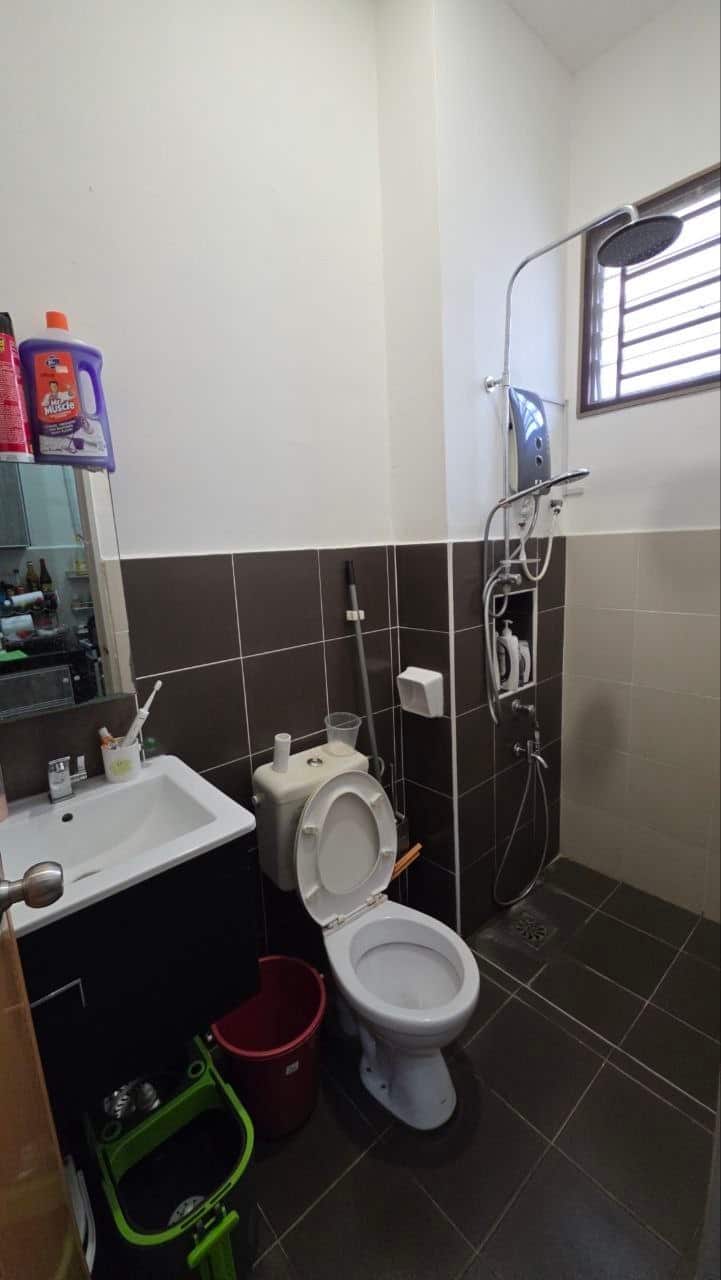 ⚡️Updated BV RM550k⚡️

Pulai Indah单层排屋美货‼️owner自己住… 9