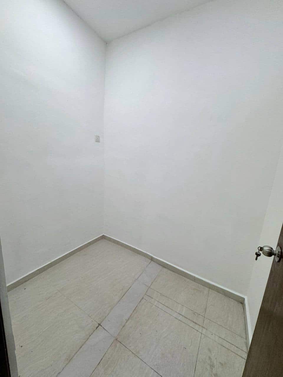 【 Fully Renovated + Fully Extended 】

Skudai Taman… 6